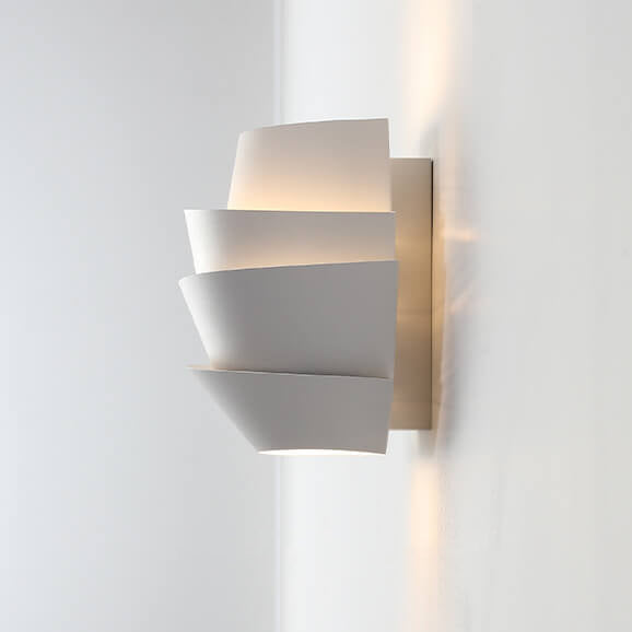 Gelaagde Wandlamp – Stijlvol en Artistiek