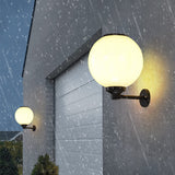 Zonne-energie LED Globe Wandlamp – Elegante Buitenlamp voor Paden & Ingangen