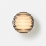 Moderne Ronde LED Wandlamp – Strakke Frosted Glas Ontwerp voor Zachte Sfeer
