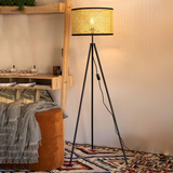Rieten Driepoot Vloerlamp – Natuurlijke Elegant met Moderne Stijl