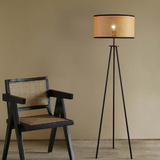 Rieten Driepoot Vloerlamp – Natuurlijke Elegant met Moderne Stijl