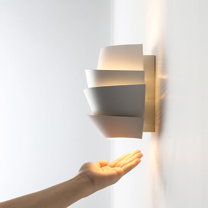 Gelaagde Wandlamp – Stijlvol en Artistiek