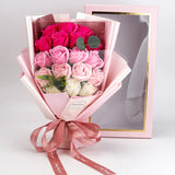 BrightBloom – Ambachtelijk rozenboeket met een selectie van weelderige bloemen