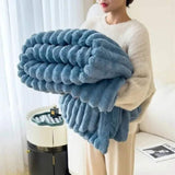 CloudStripe Faux Fur Gewichtsdeken
