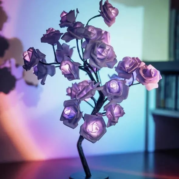 Lamp Rozenboom - Elegante LED Tafellamp | Tafellamp met Rozenbloesem | Verstelbare LED | Dimbare Sfeerverlichting | Kunststof | IP66 | Uniek Design | Romantische Tafellamp | Decoratieve Verlichting | Moderne Elegantie