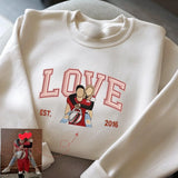 EmbroideredHearts | Sommige liefdesverhalen verdienen meer dan foto's — ze verdienen het om dicht bij het hart gedragen te worden