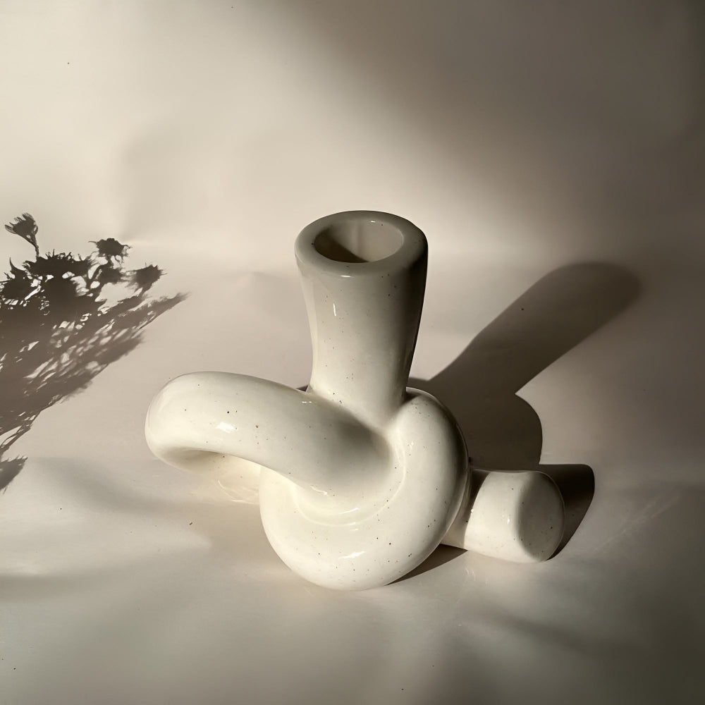Minimalistische Keramische Knoop Kandelaar – Stijlvolle Woondecoratie