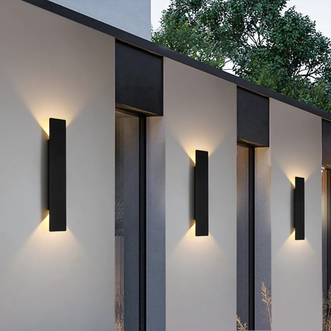 Xyrov | Weerbestendige LED Aluminium Buitenlamp | Modern Design | Energiezuinig | IP65 | Geschikt voor Tuin, Terras, Voordeur | Verkrijgbaar in Wit en Zwart | Duurzaam tegen Regen en Wind