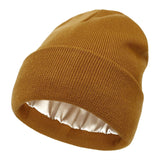 Silk Chic | Zeg vaarwel tegen winterhaarproblemen met zijden beanies!