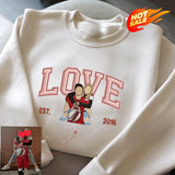 EmbroideredHearts | Sommige liefdesverhalen verdienen meer dan foto's — ze verdienen het om dicht bij het hart gedragen te worden