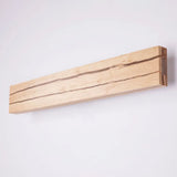 Moderne Gebroken Houten Wandlamp – Natuurlijke LED Sfeerverlichting