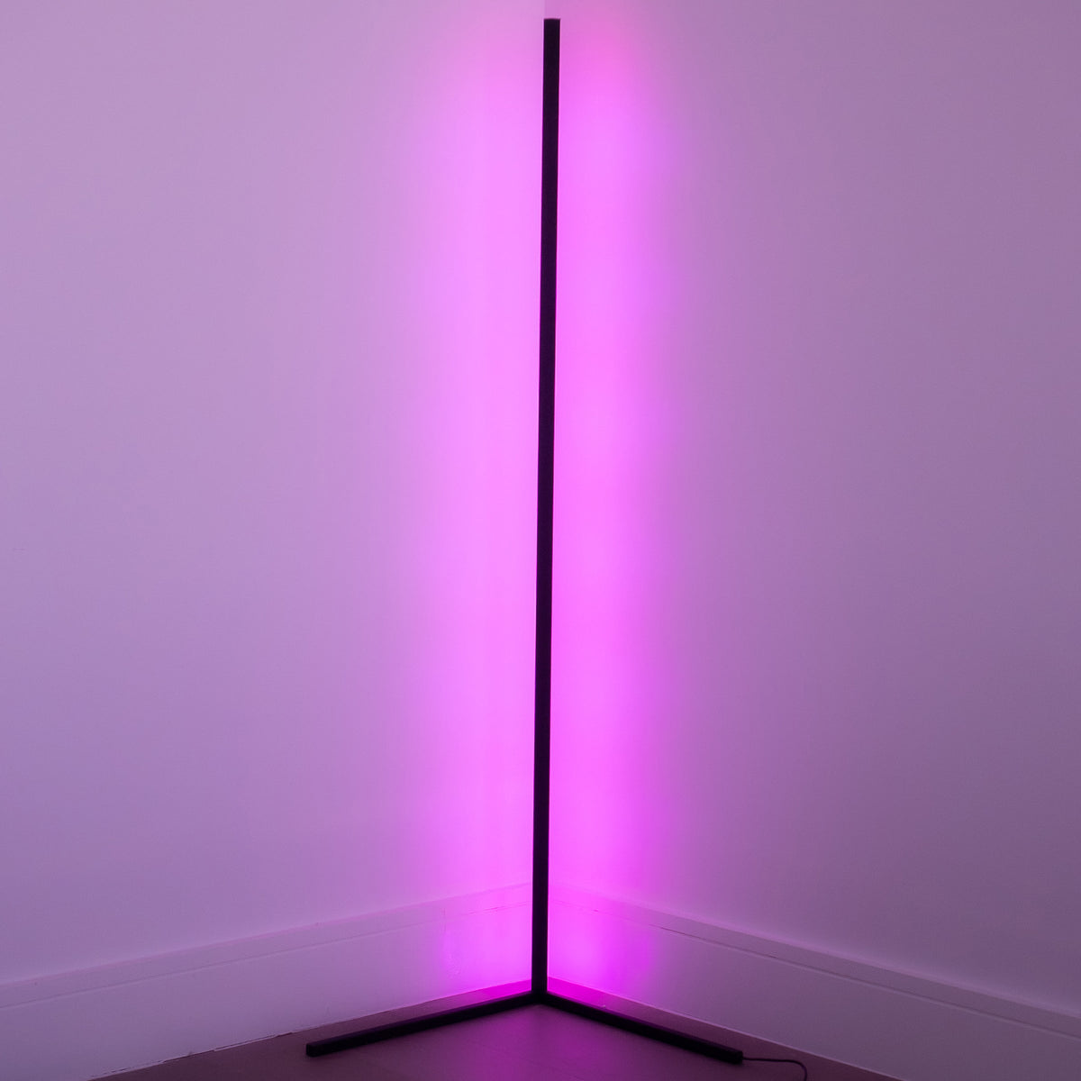 Minimalistische LED Hoeklamp – Moderne Vloerlamp voor Woonkamer, Slaapkamer of Kantoor