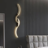WaveGlow – Moderne Gebogen Wandlamp