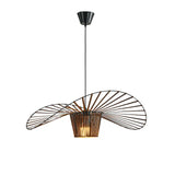 Zwarte Hanglamp in Hoedvorm – Moderne Elegantie