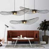 Zwarte Hanglamp in Hoedvorm – Moderne Elegantie