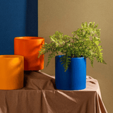 POTERIE – Moderne bloempot van keramiek met schotel