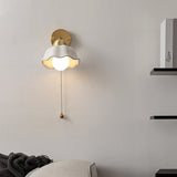 Retro Franse Witte Bloem Wandlamp – Vintage Elegant voor Tijdloze Interieurs