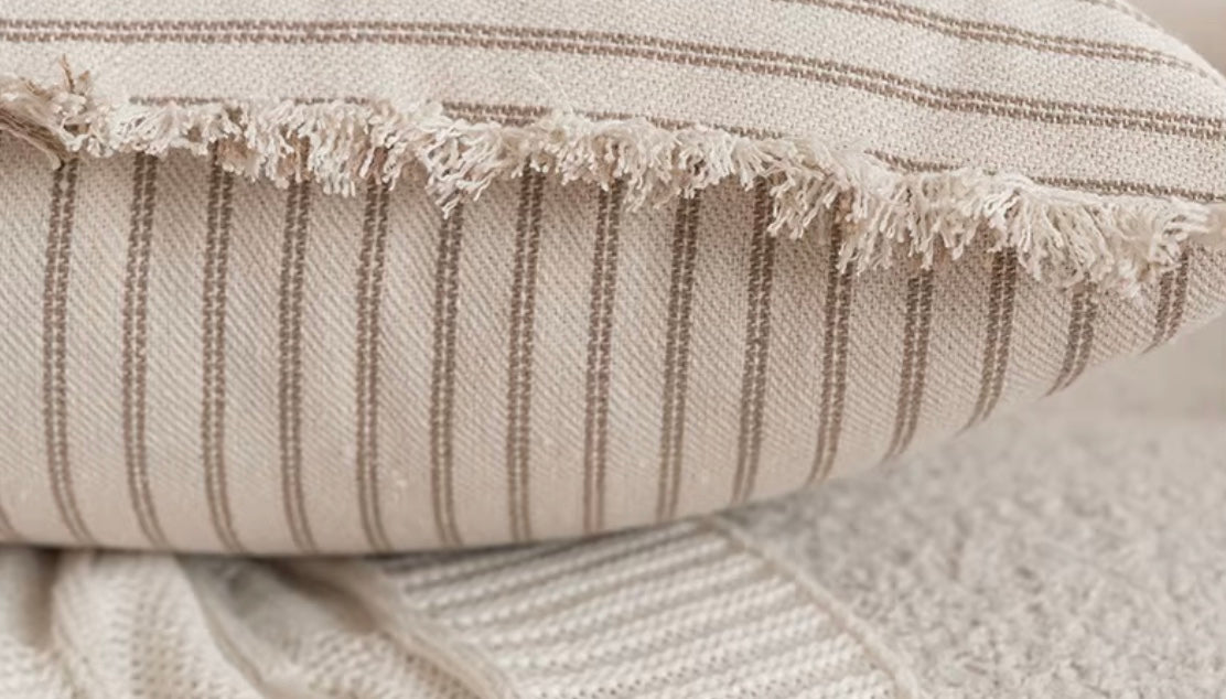 Jacquard Kussenhoes met Franjes – Tijdloos en Comfortabel