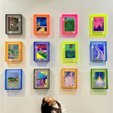 VividAcryl – Neon Acryl Fotolijsten in de stijl van de jaren '80