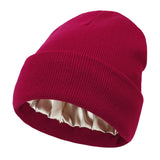 Silk Chic | Zeg vaarwel tegen winterhaarproblemen met zijden beanies!