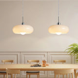 Hanglamp met opaliserende kap – een elegante retro Bauhaus accent