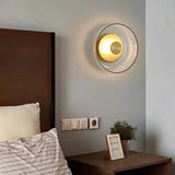 Moderne wandlamp met ronde kap