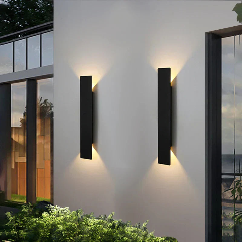AquaLine LED Buitenwandlamp – Strak Design met Weerbestendige Behuizing