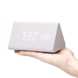 TimberGlow LED Wecker – Digitaal & Stijlvol in natuurlijk houtdesign