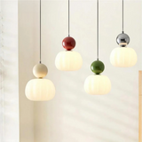 Glazen charme met gouden accent van luxe