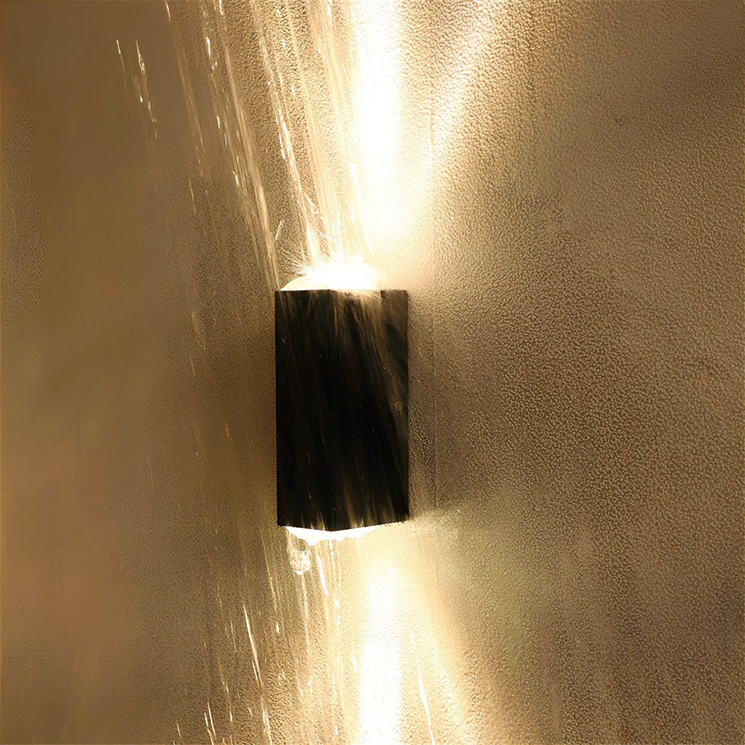 LumiGlow Buitenwandlamp – Sfeervol en Weerbestendig Licht