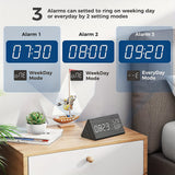 TriWood LED Wekker – Functioneel en Minimalistisch Design