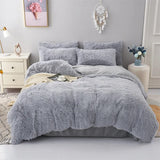 FuzzyHaven | Verander je bed in een knusse haven met deze pluche driedelige beddelenset!