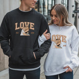 EmbroideredHearts | Sommige liefdesverhalen verdienen meer dan foto's — ze verdienen het om dicht bij het hart gedragen te worden