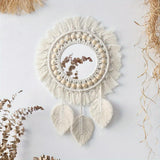 Boho Macramé Wandspiegel met Franjes – Decoratieve Spiegel met Kralen en Veren