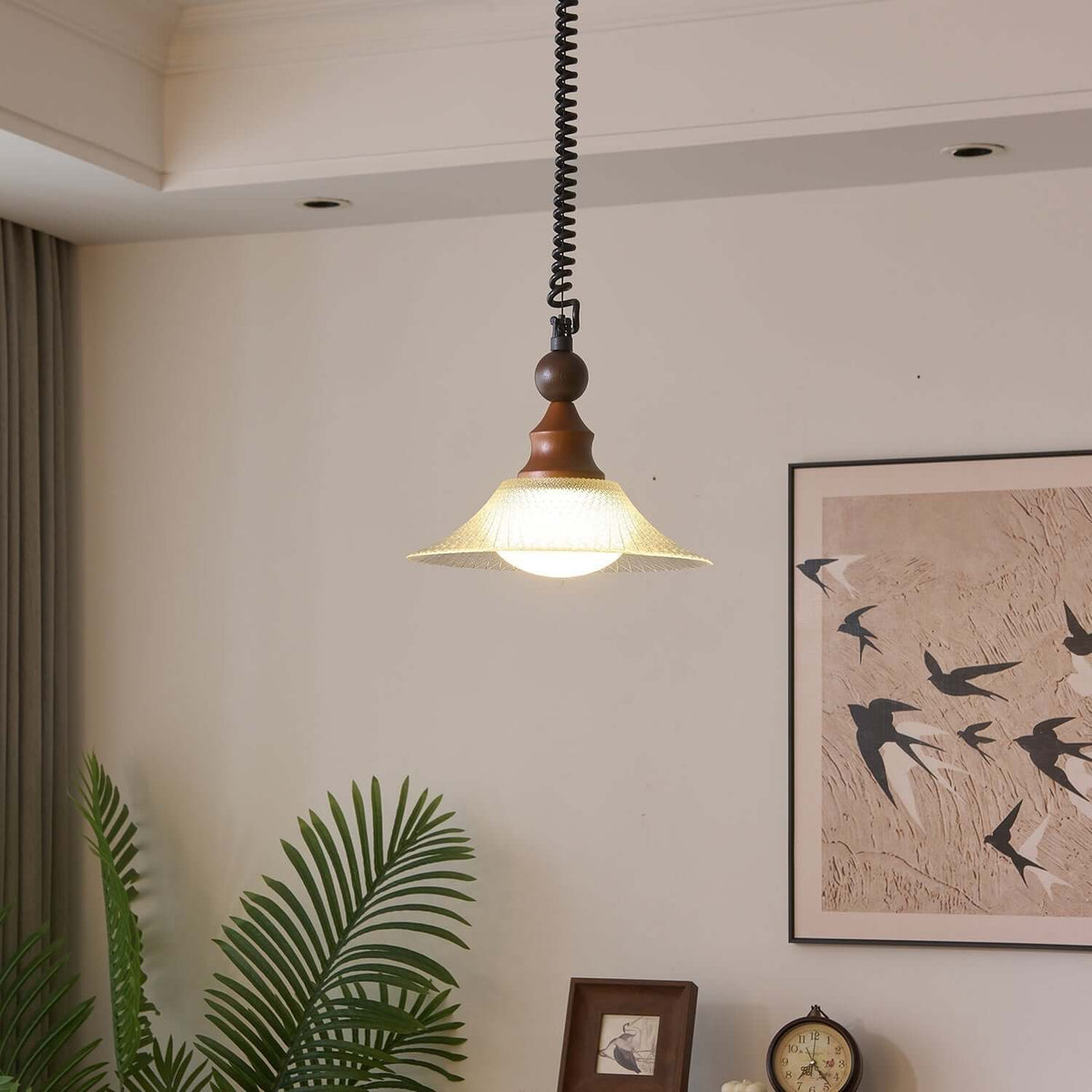 Hanglamp met houten accenten