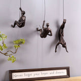 Wandsculptuur ClimbArtis | Symbool voor Kracht & Groei | Handgemaakt van Hars & IJzerdraad