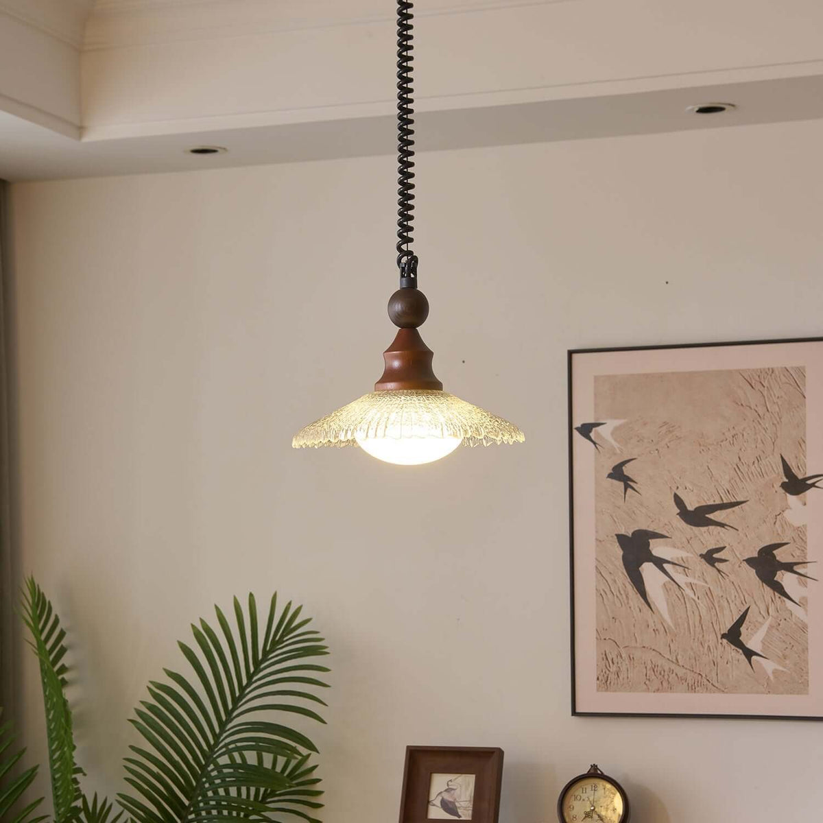Hanglamp met houten accenten