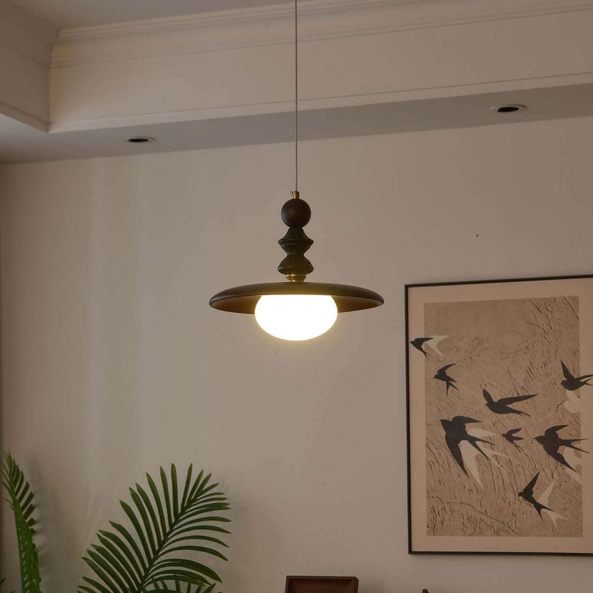 Hanglamp met houten accenten