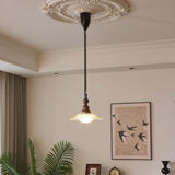 Hanglamp met houten accenten