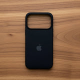 VELVIGUARD – MagSafe-compatibele siliconen hoes met soft-touch oppervlak voor iPhone