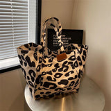Oversized canvas schoudertas met luipaardprint - Paars