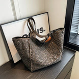 Oversized canvas schoudertas met luipaardprint - Paars