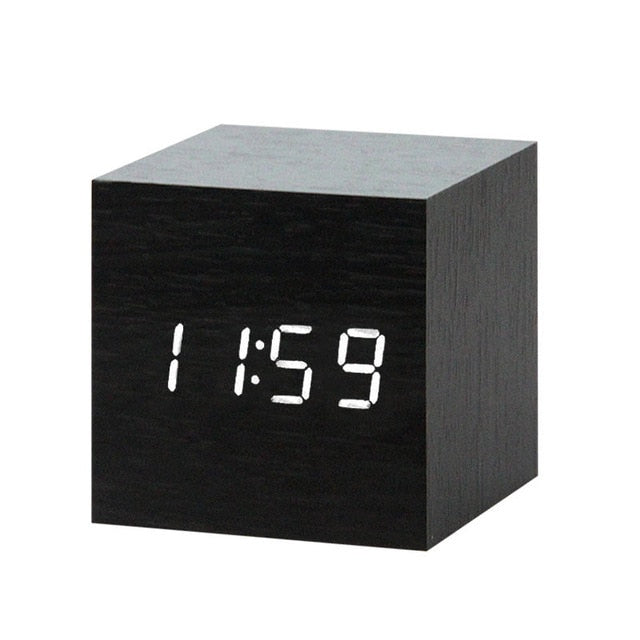 Minimalistische Digitale LED Wekker met Spraakbesturing