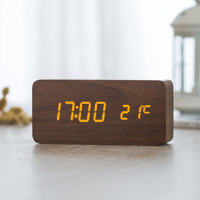 Minimalistische Digitale LED Wekker met Spraakbesturing