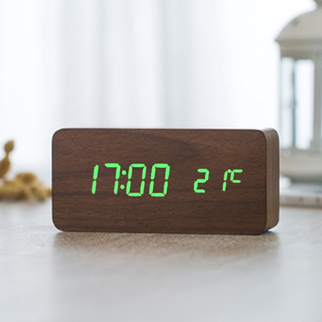Minimalistische Digitale LED Wekker met Spraakbesturing