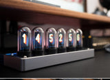 Vertikale LED Nixie Tafelklok – Chronix