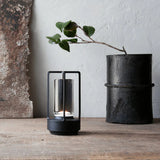 Moderne LED tafellamp met aanraakschakelaar en elegante metalen frame