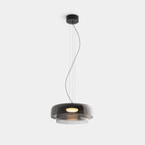 Moderne glazen hanglamp met gelaagde kap – design geïnspireerd op retrostijl