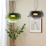 Moderne glazen hanglamp met gelaagde kap – design geïnspireerd op retrostijl