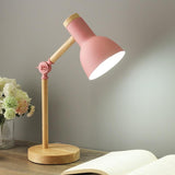 Tafellamp met houten afwerking in Scandinavische stijl